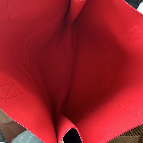 Barely used Black tote - Picture 4 of 4